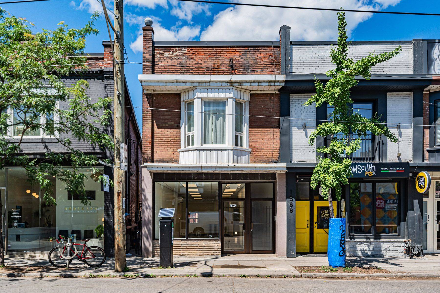Toronto C01, ON M6K 1T8,1590 Dundas ST W