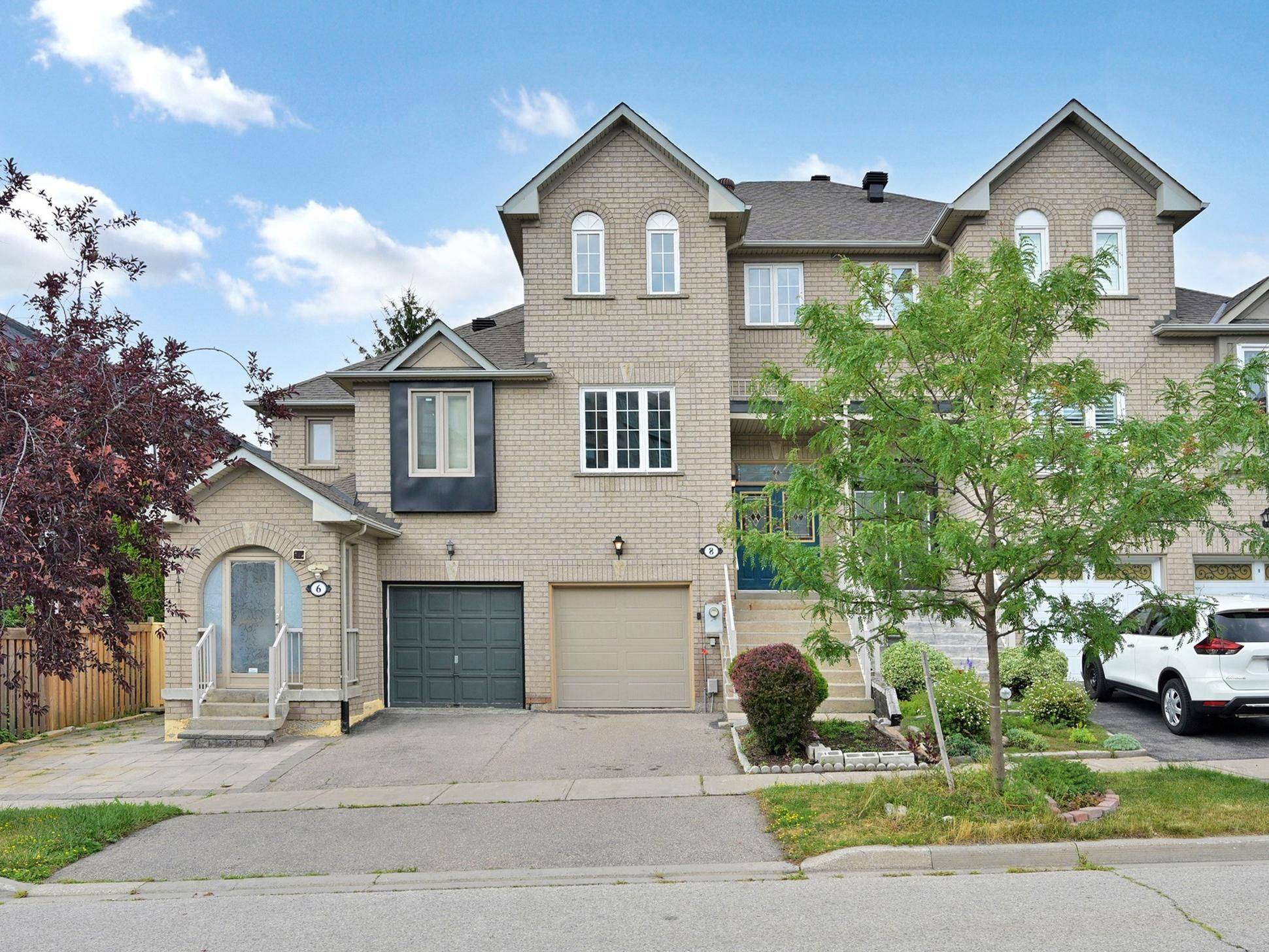 Richmond Hill, ON L4B 4E1,8 Coburg CRES