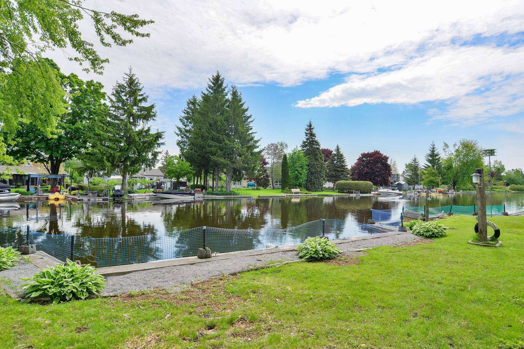 Ramara, ON L0K 1B0,9 Pinetree CT