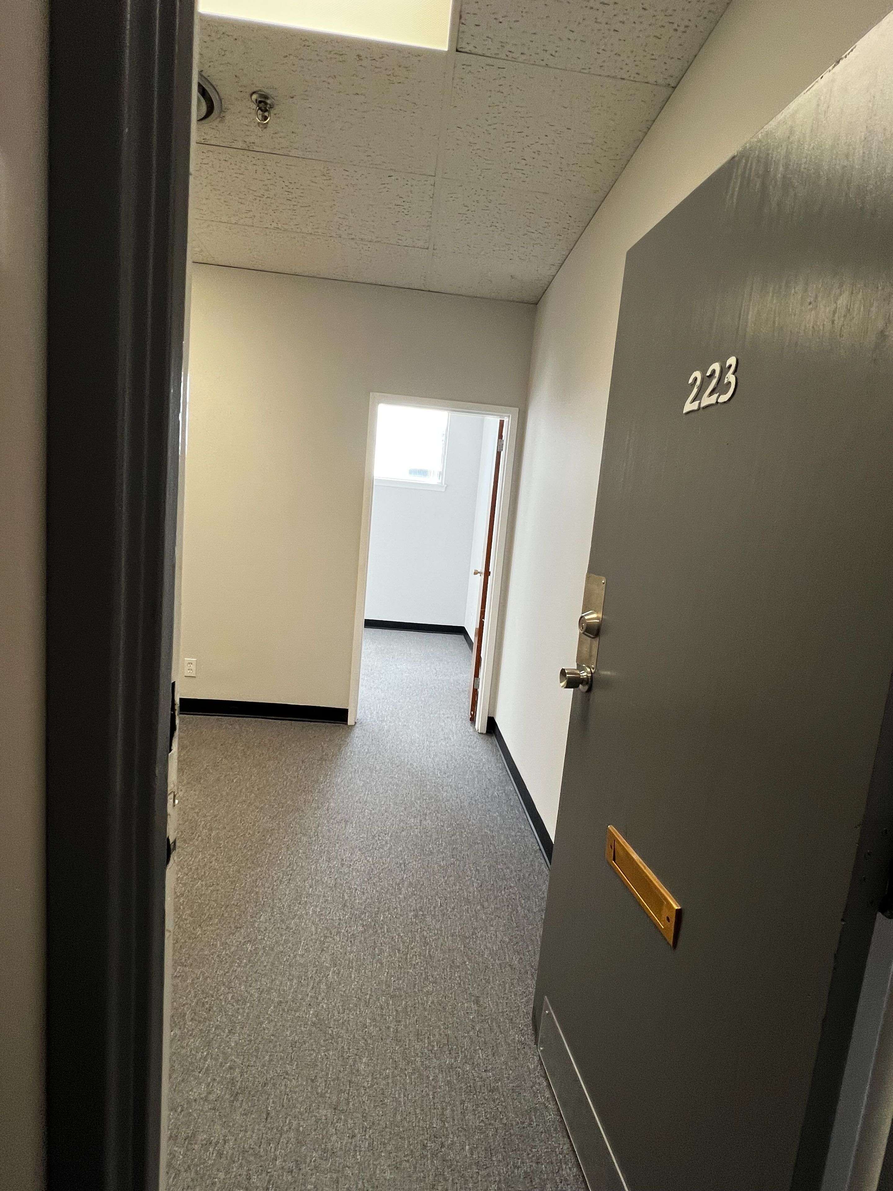 Toronto W05, ON M3J 2H2,61 Alness ST #223