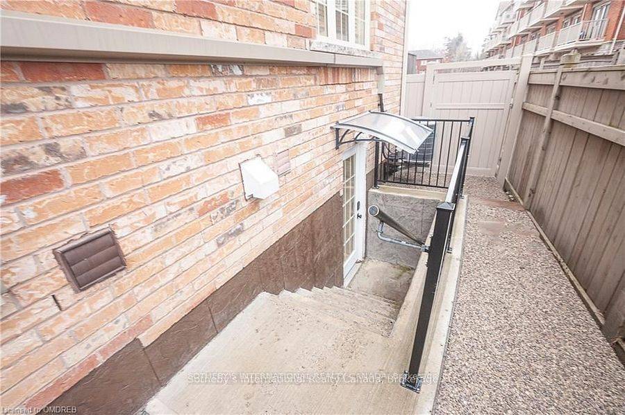 Mississauga, ON L5M 0V6,5622 Lucy DR #Basement