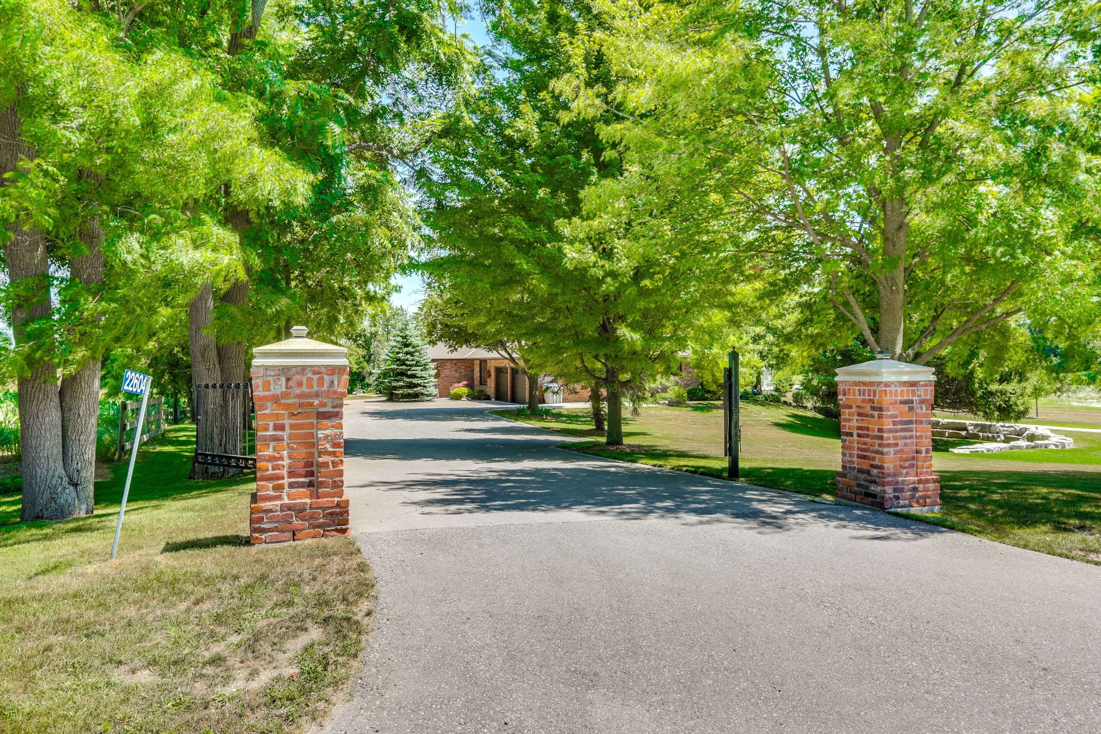 Middlesex Centre, ON N0M 2A0,22604 Vanneck RD