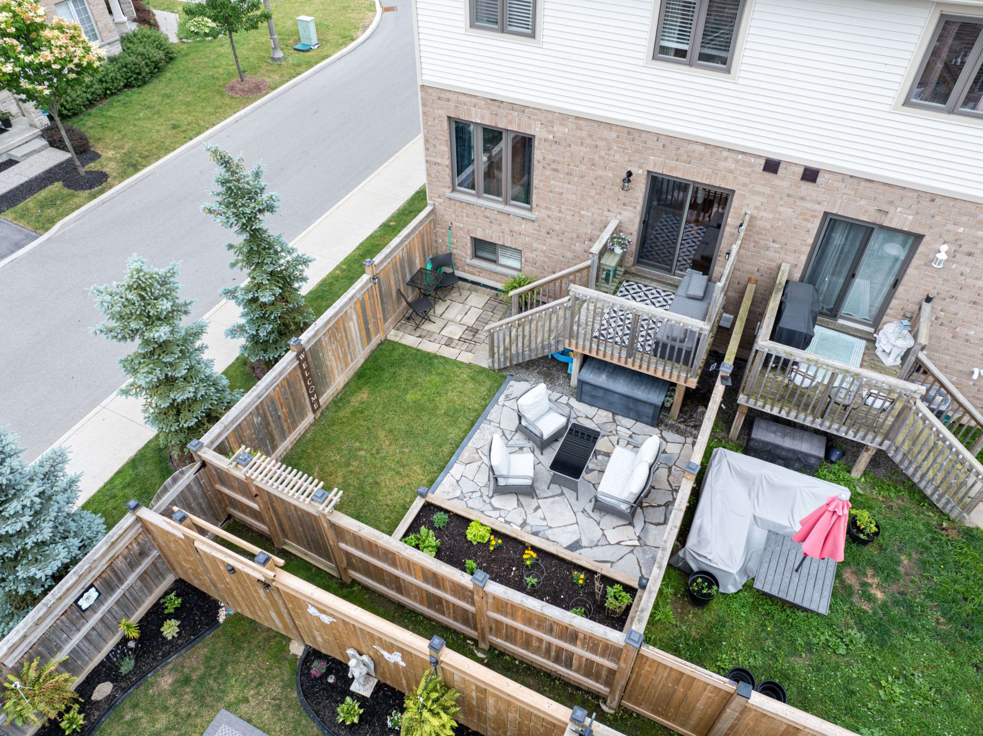 Grimsby, ON L3M 0H4,43 Dunrobin LN