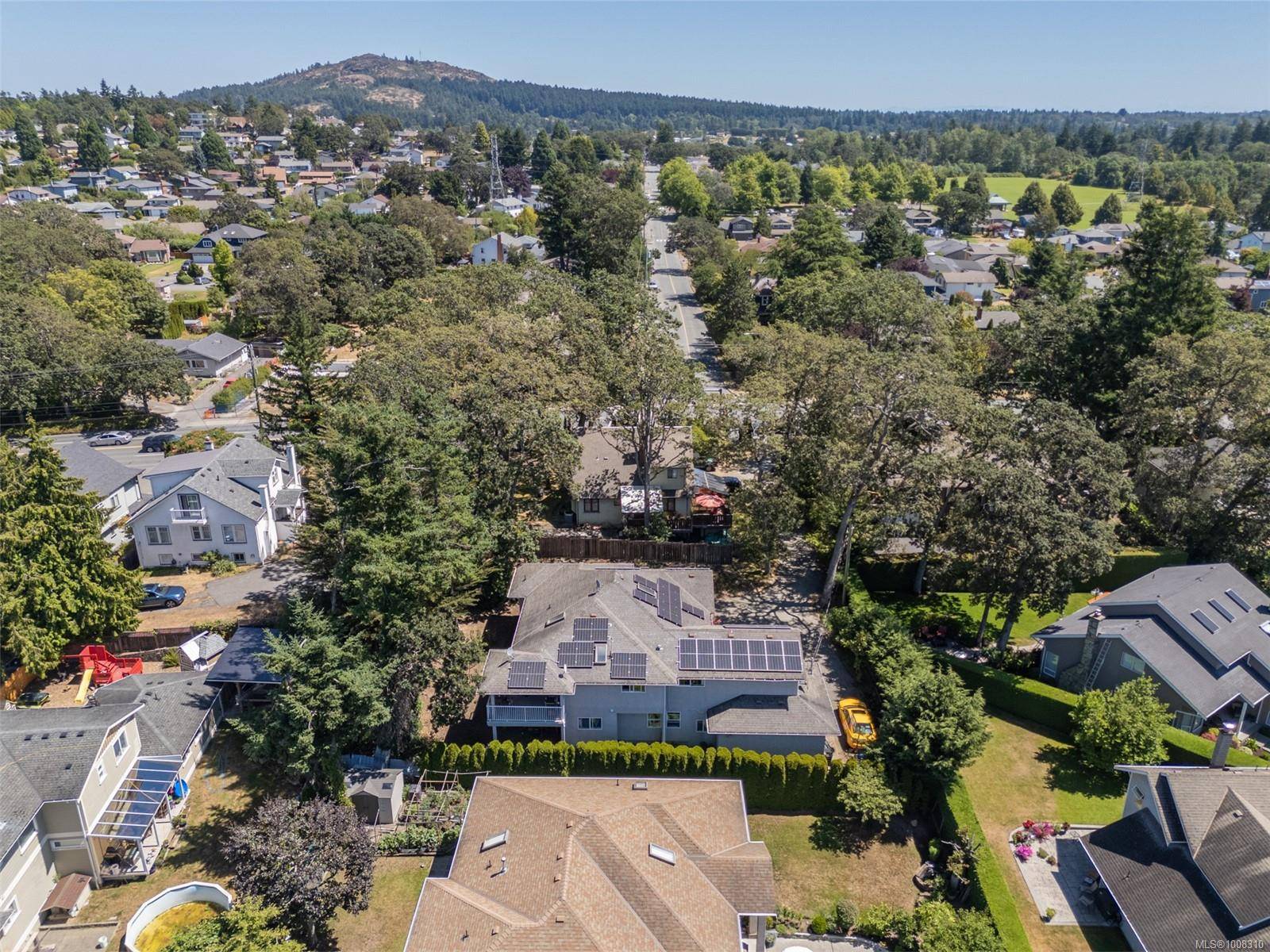 Saanich, BC V8X 1L4,4202 Quadra St