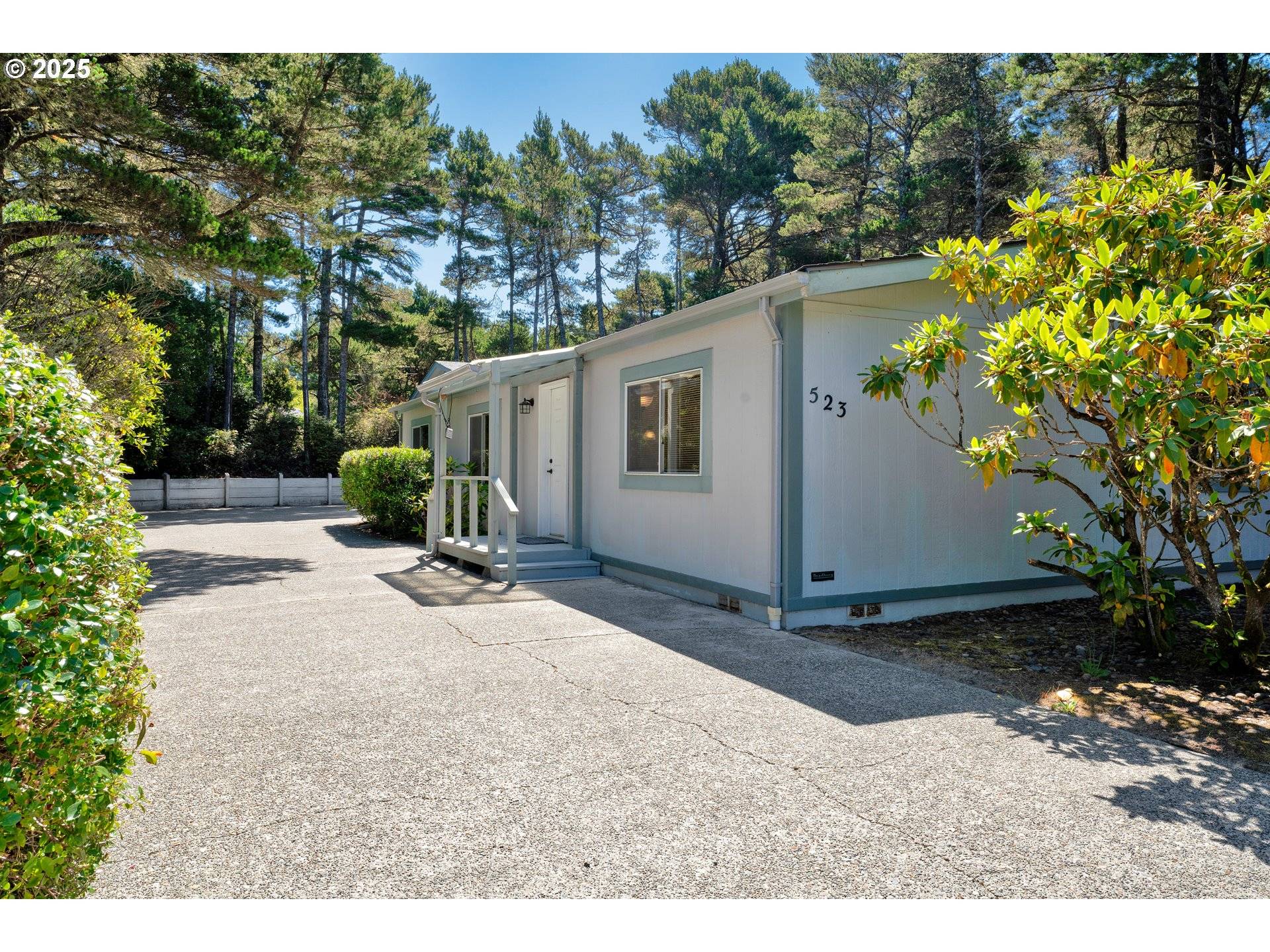 Florence, OR 97439,1601 RHODODENDRON DR #523