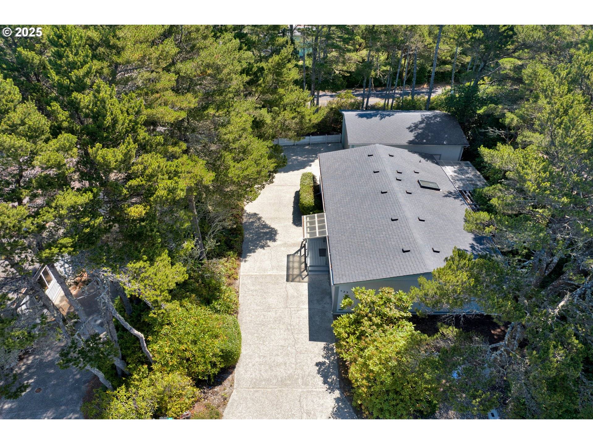 Florence, OR 97439,1601 RHODODENDRON DR #523