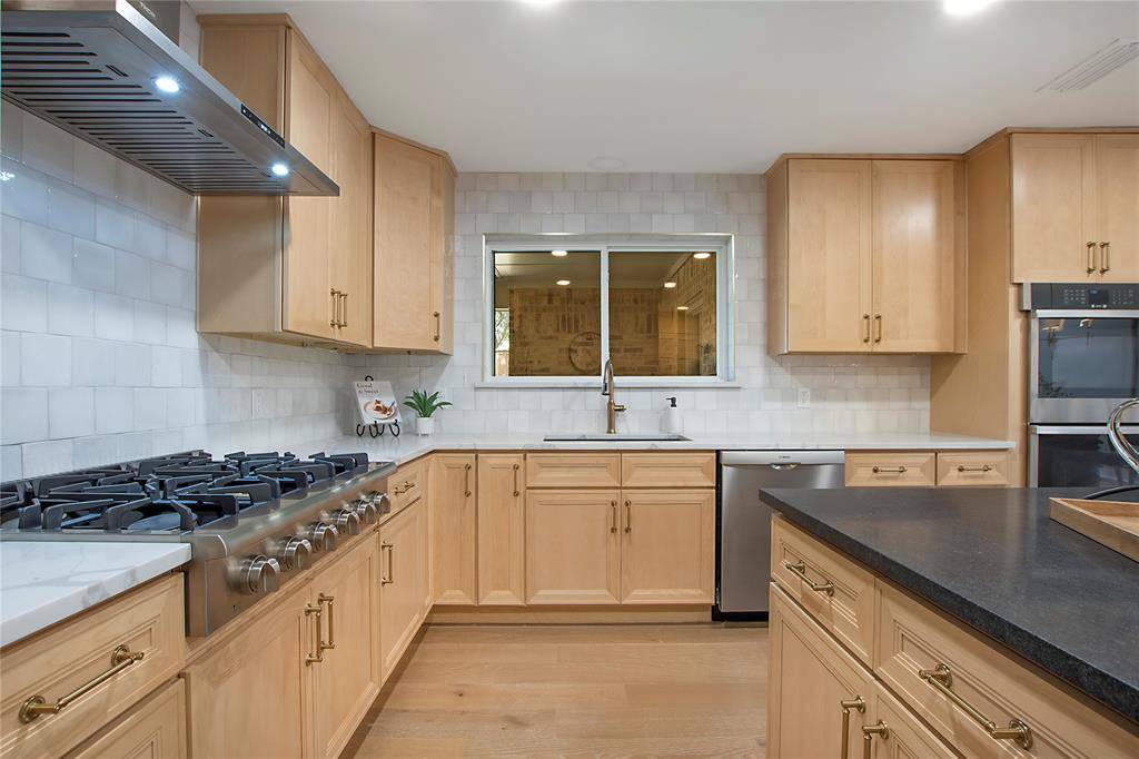 Dallas, TX 75238,9603 Greensprint Drive