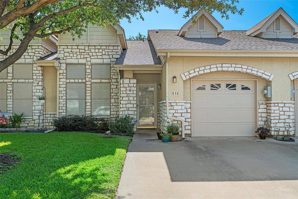 Grand Prairie, TX 75051,816 Kitty Hawk Lane