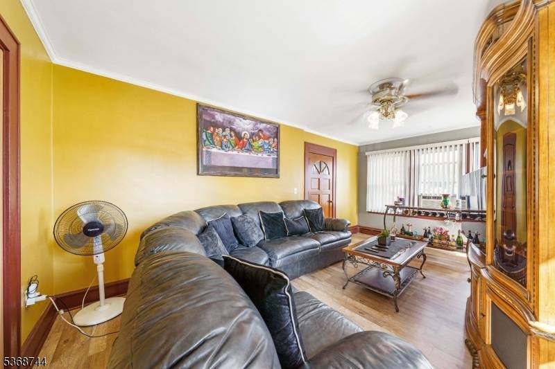 Rahway City, NJ 07065,2046 Barnett St