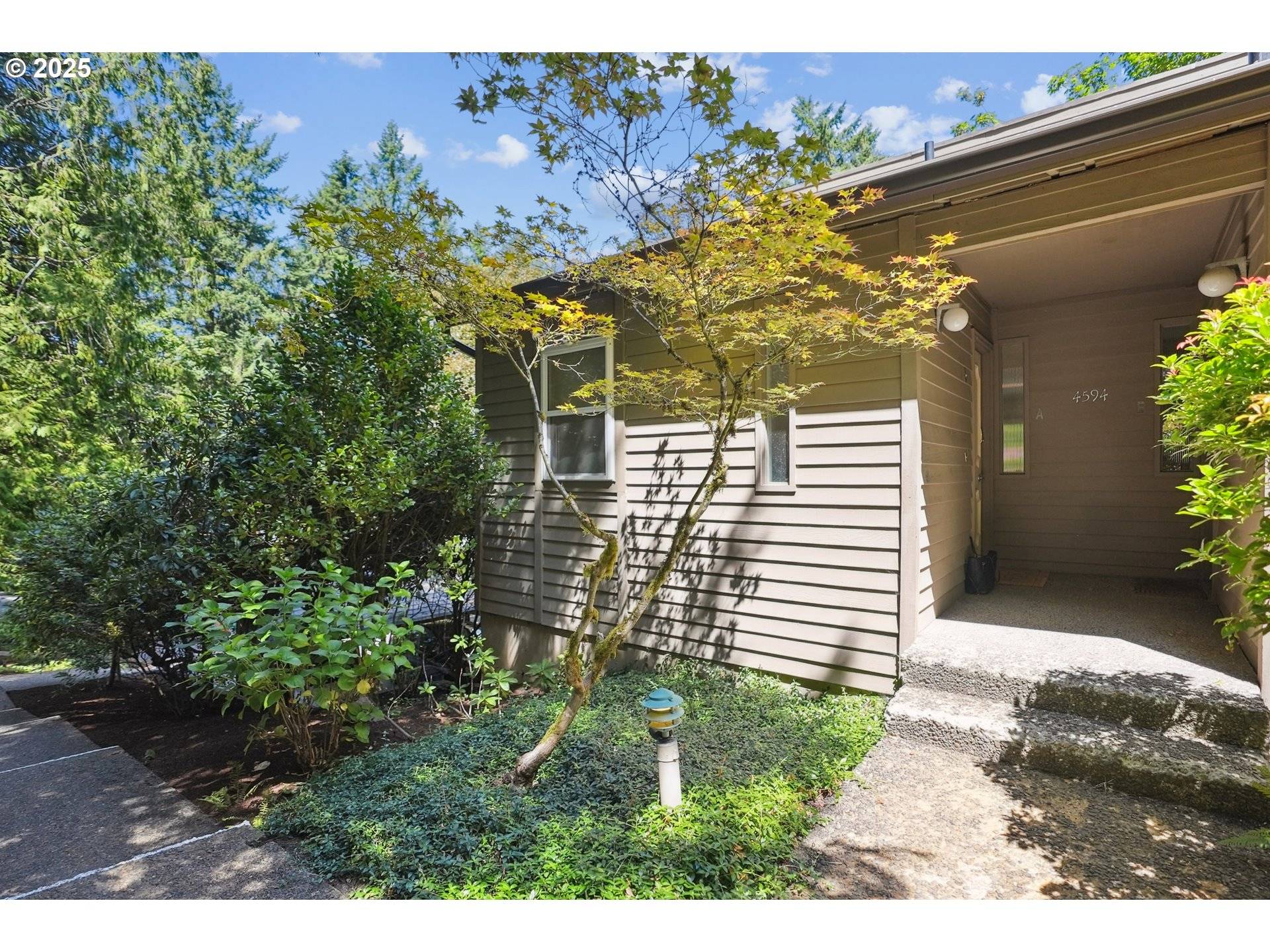 Portland, OR 97219,4594 SW CALDEW ST ##A