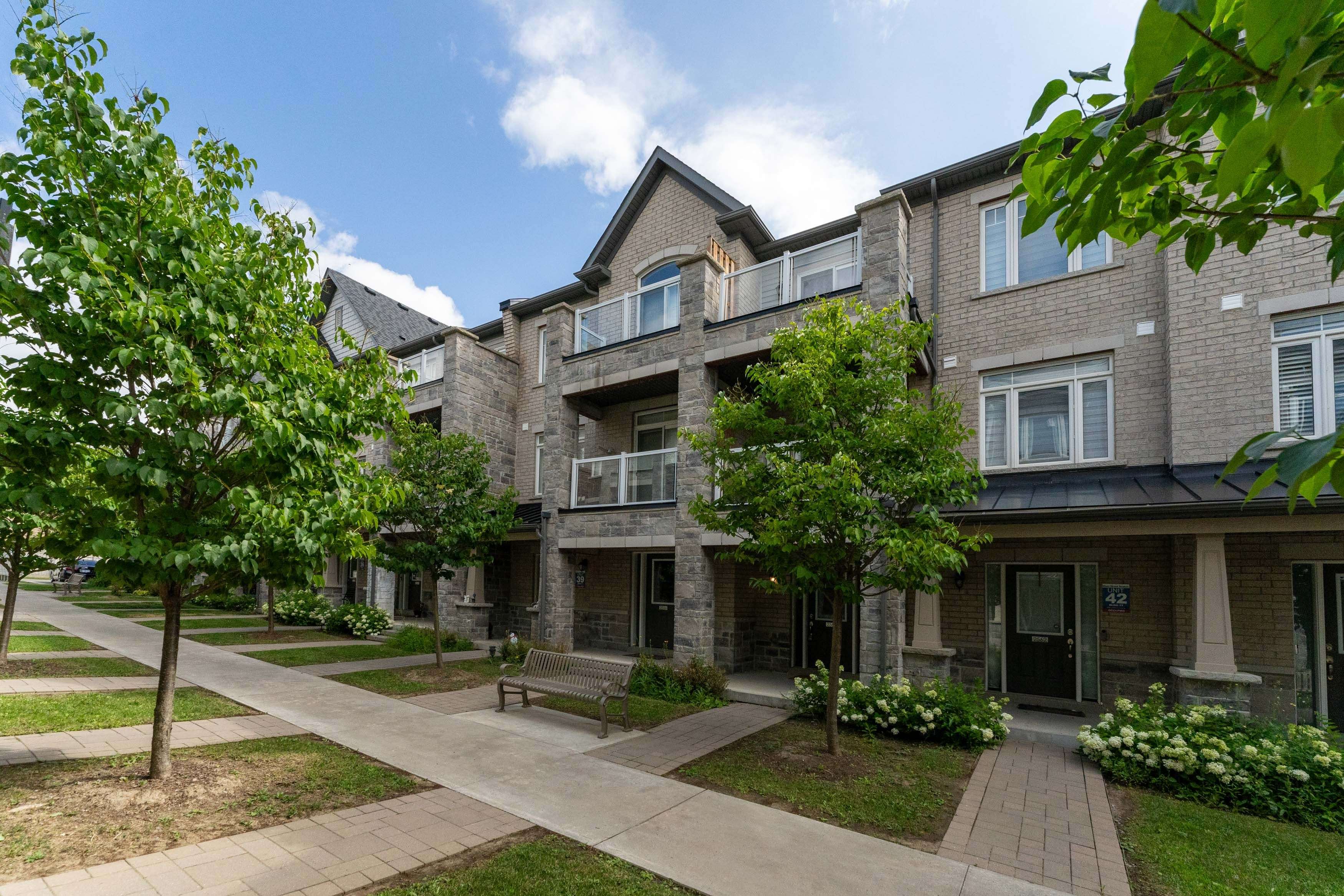 Pickering, ON L1X 0E6,2564 Ladyfern XING