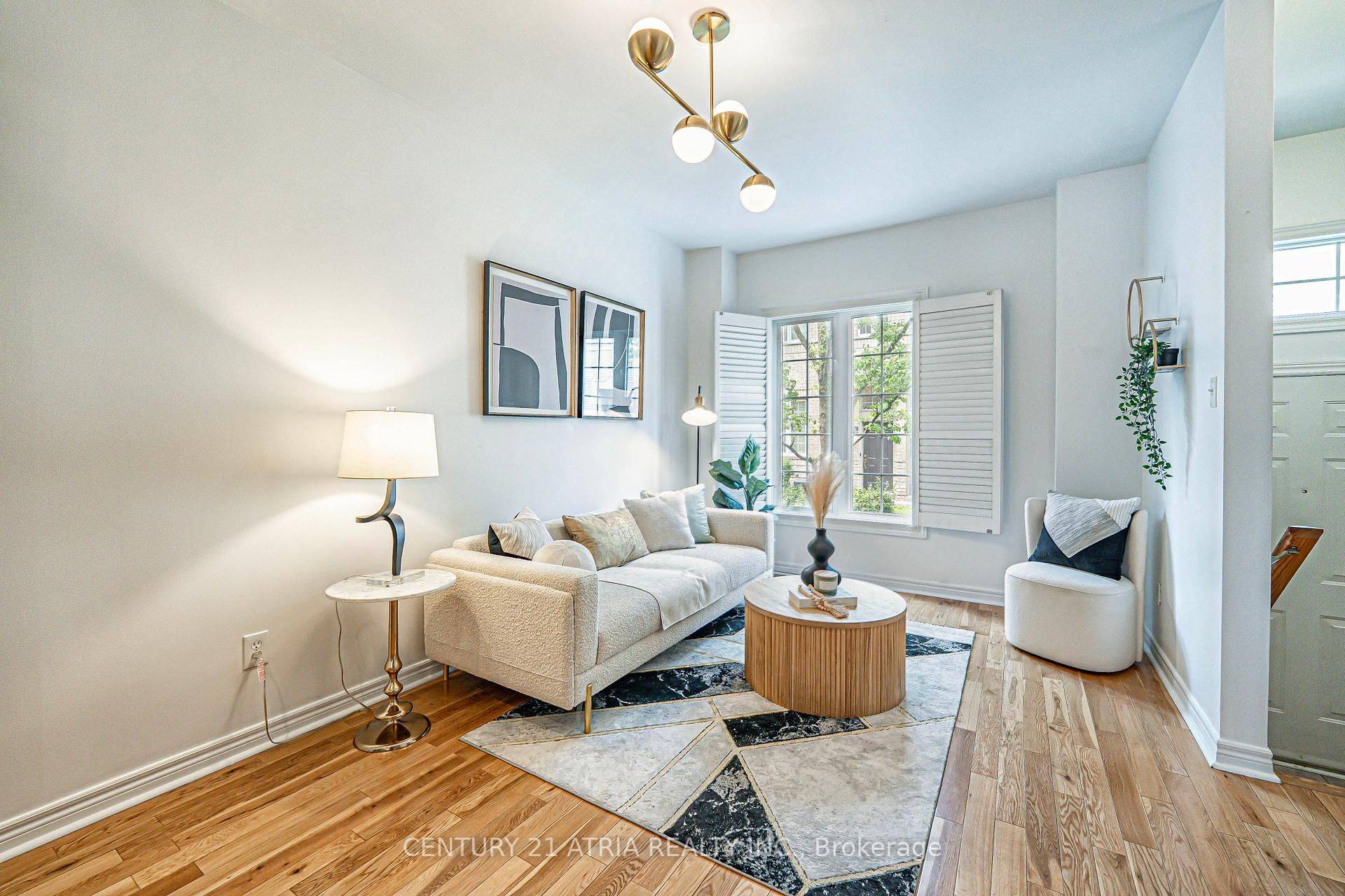 Richmond Hill, ON L4C 0M7,23 Observatory LN #91
