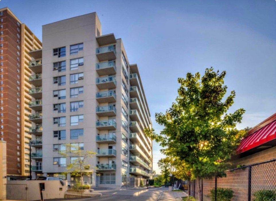 Toronto W04, ON M9N 0A2,2464 Weston RD #1010