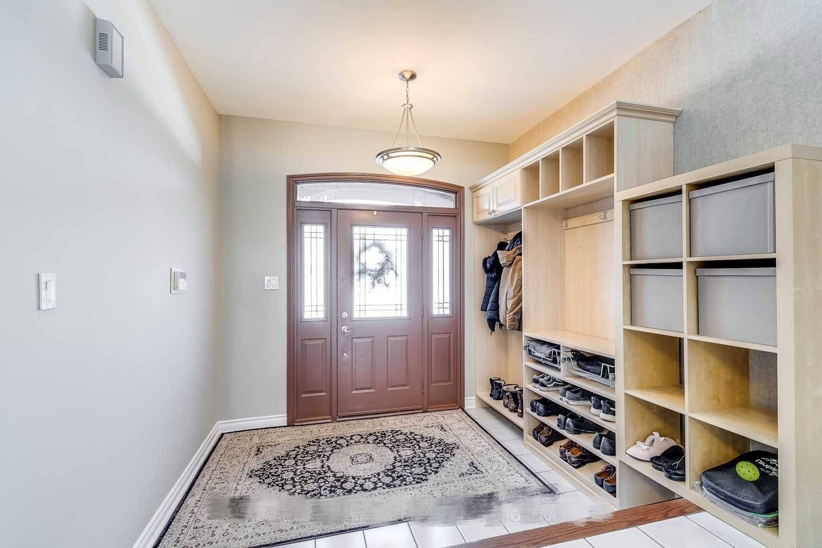 Mississauga, ON L5M 4X1,5859 Riverside PL