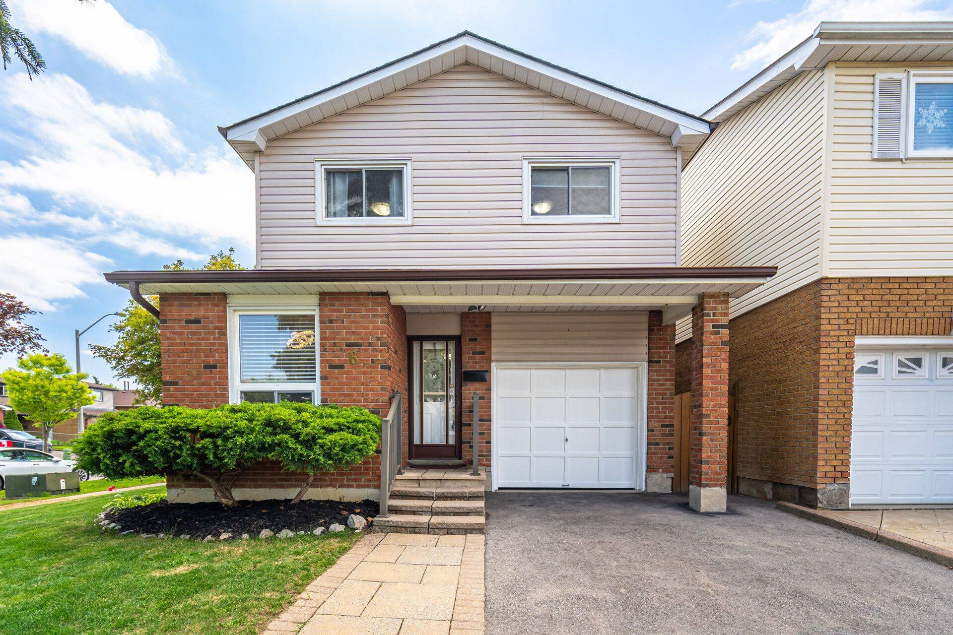 Brampton, ON L6V 3T1,6 Winterfold DR
