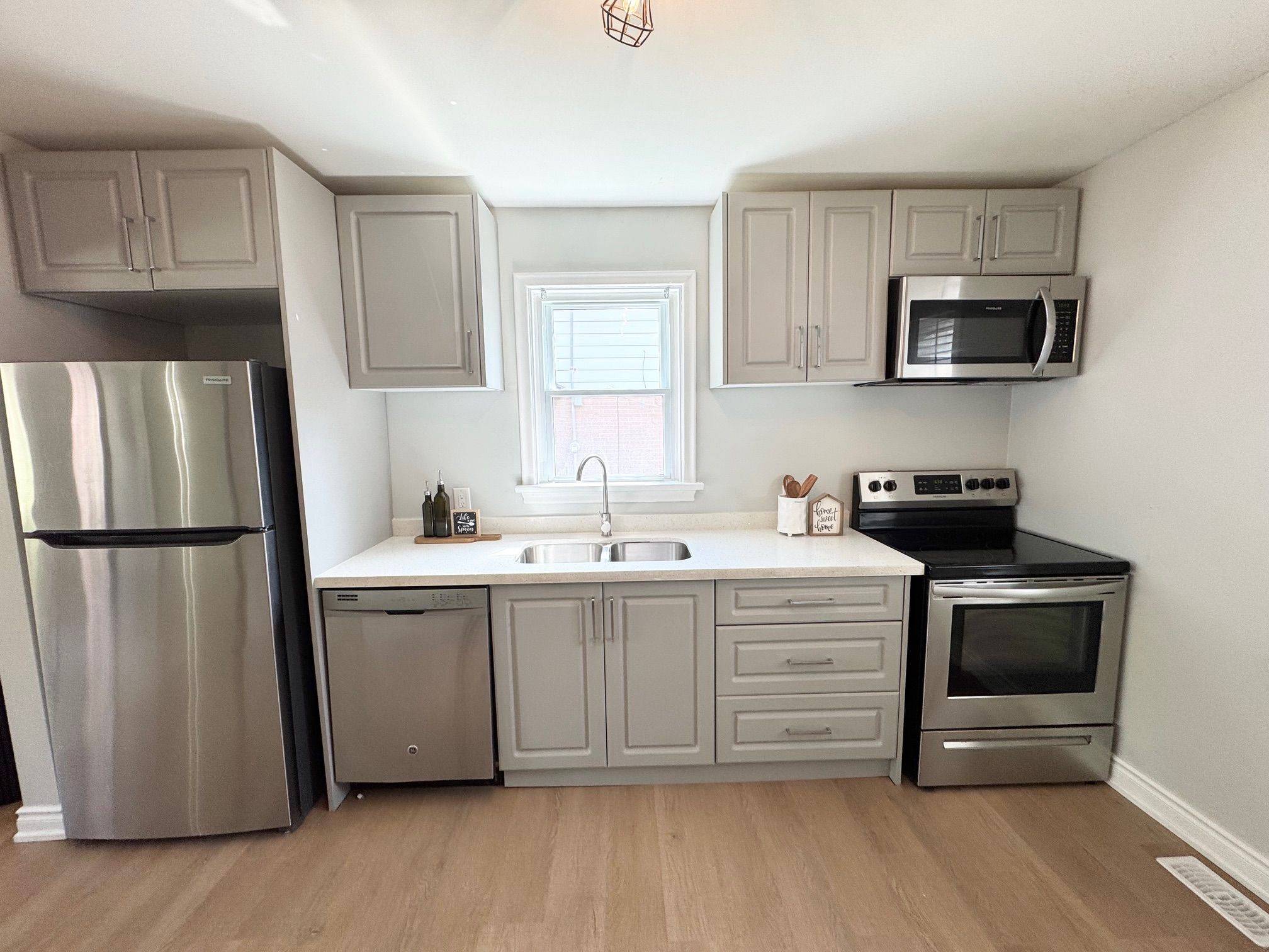 Hamilton, ON L8T 2H2,26 Grandfield ST