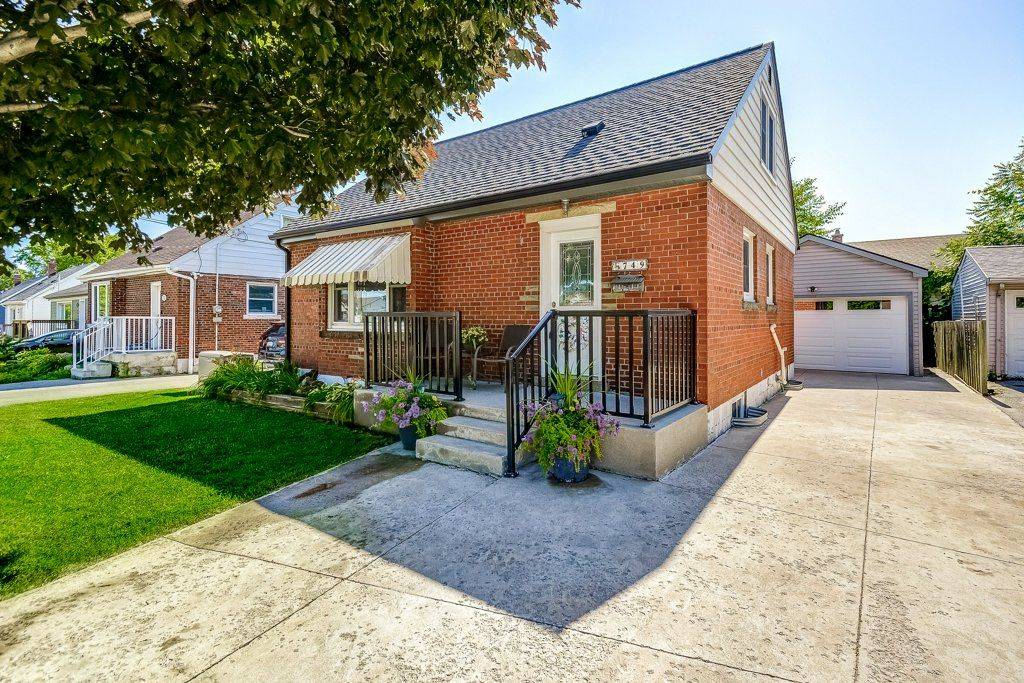 Hamilton, ON L8V 4J9,749 Upper Gage AVE