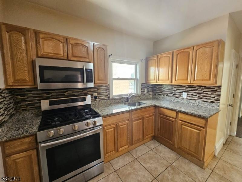 Lyndhurst Twp., NJ 07071,240 Copeland Ave #2nd