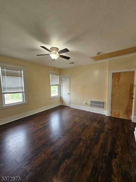 Lyndhurst Twp., NJ 07071,240 Copeland Ave #2nd