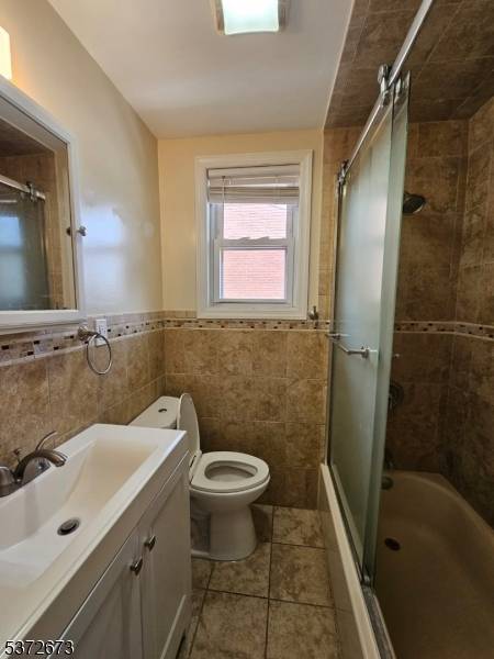 Lyndhurst Twp., NJ 07071,240 Copeland Ave #2nd