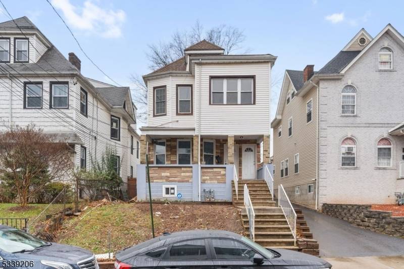 Elizabeth City, NJ 07208,18 Lowden St #1