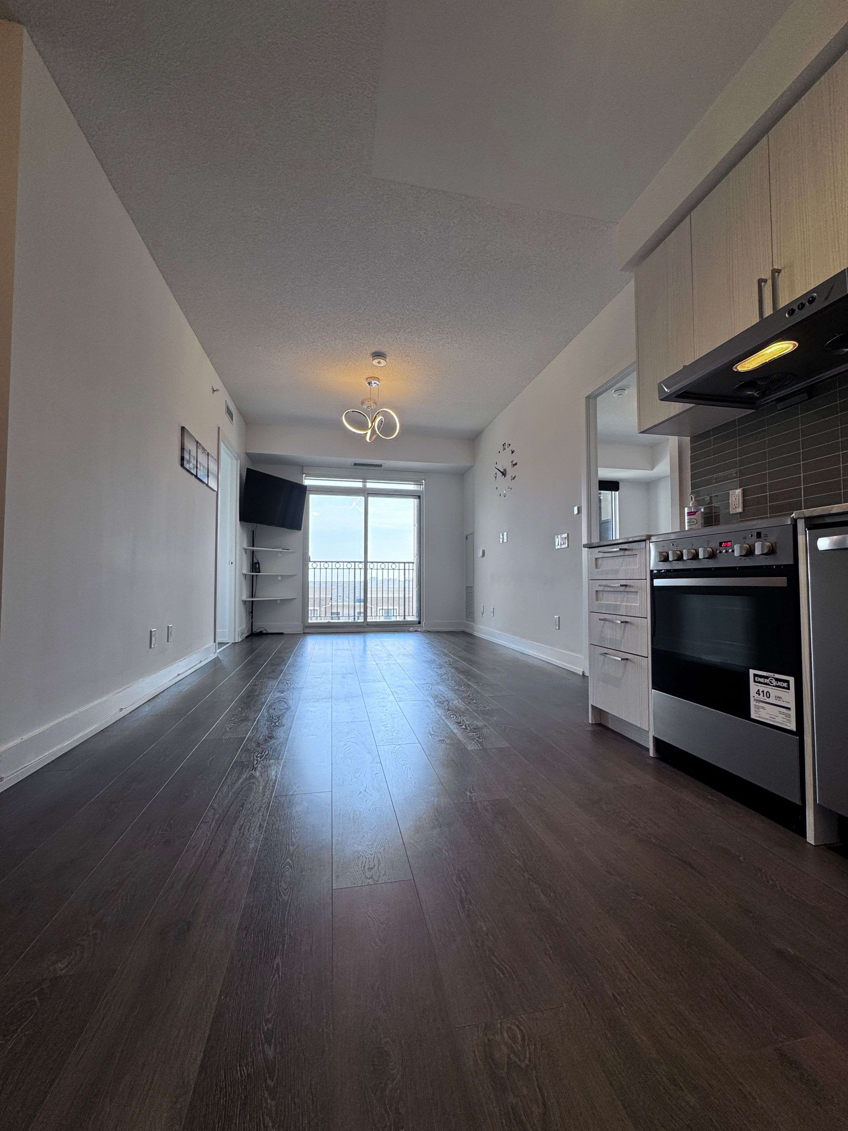 Markham, ON L3R 6J1,278 Buchanan DR #512E