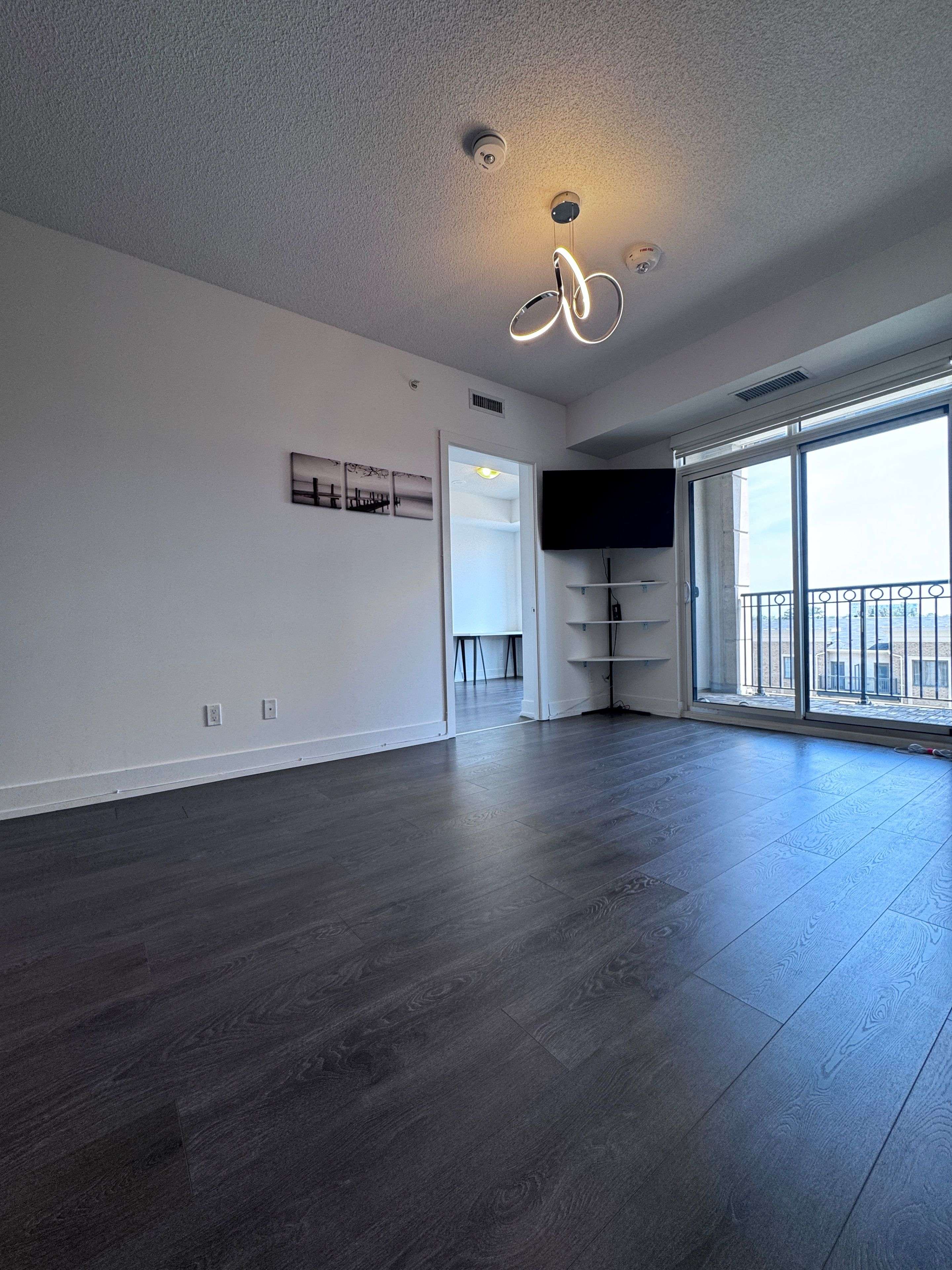 Markham, ON L3R 6J1,278 Buchanan DR #512E