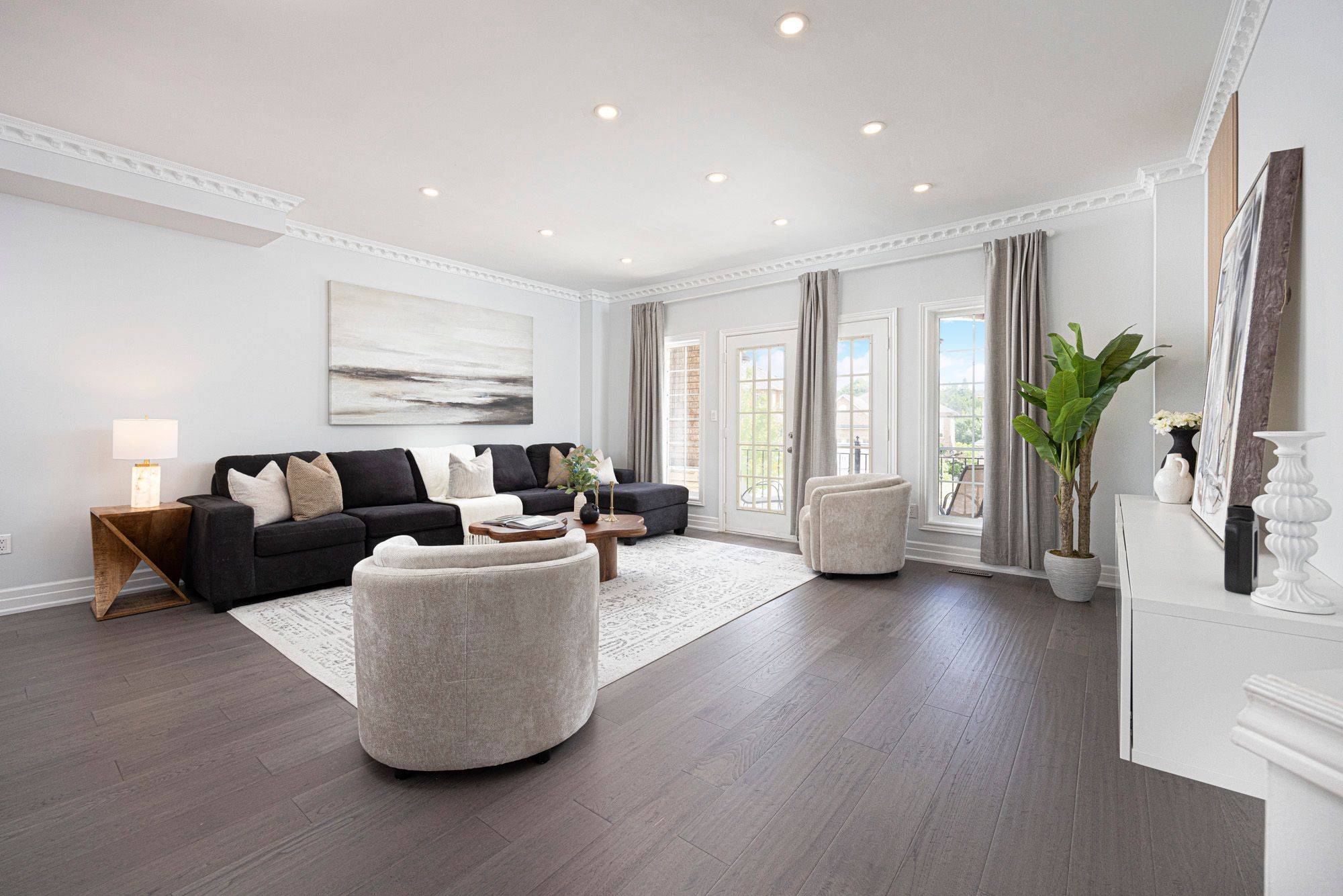 Vaughan, ON L4H 1K4,559 Royalpark WAY