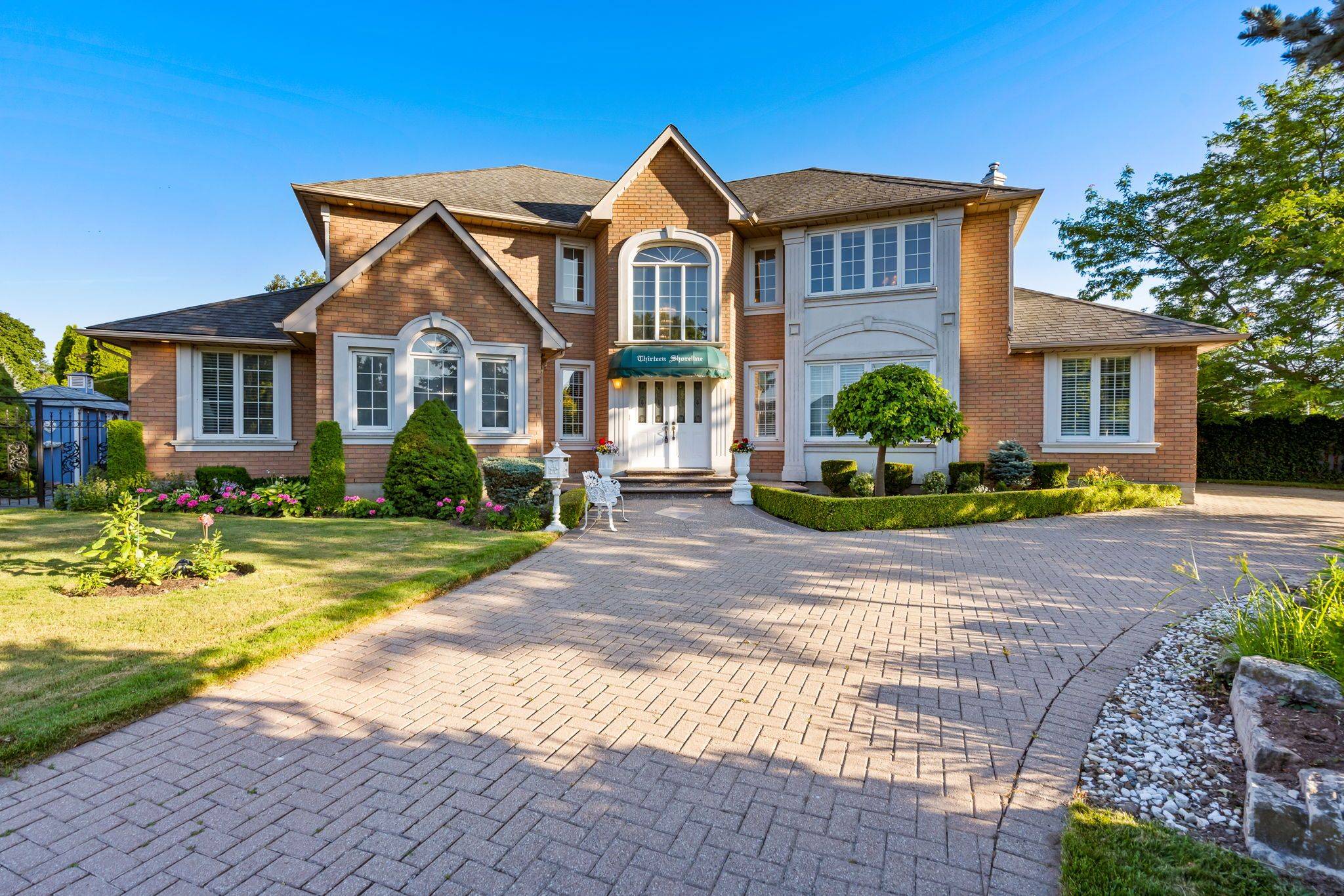 Grimsby, ON L3M 5B2,13 Shoreline CRES