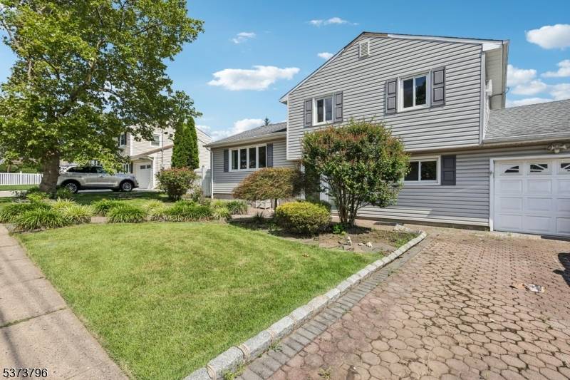 Woodbridge Twp., NJ 08830,17 Aberdeen Ave