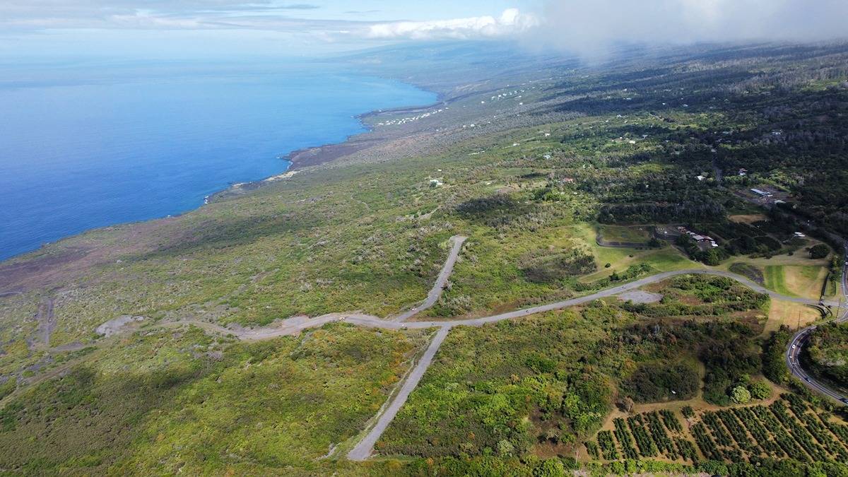 Captain Cook, HI 96704,87-4035 AUKELE PL