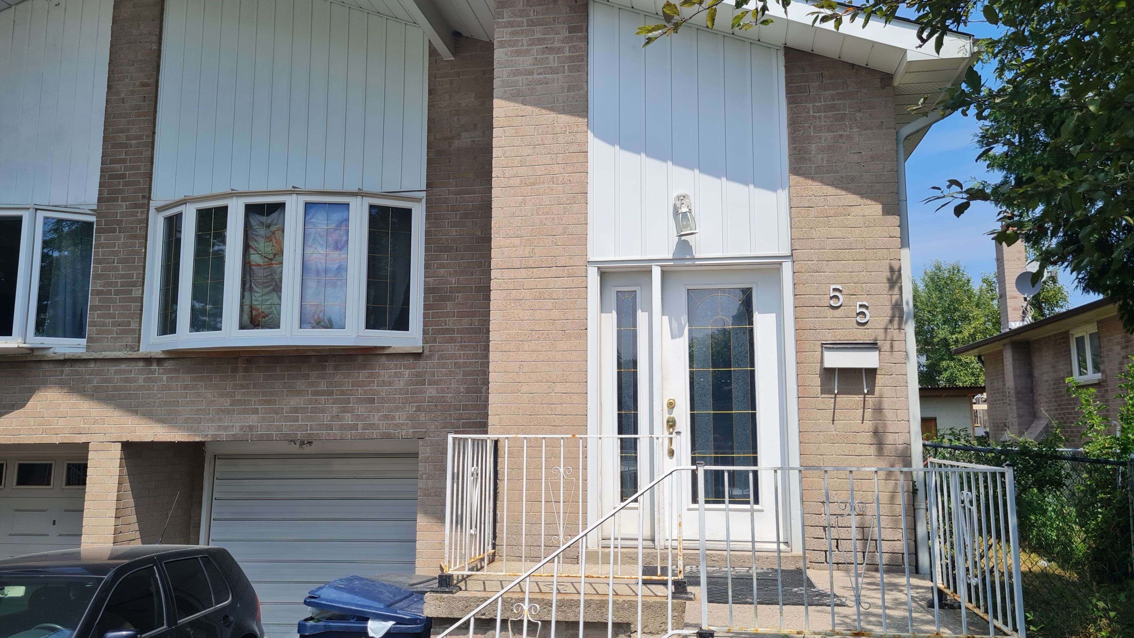 Toronto E11, ON M1B 1Y7,55 Littleleaf DR #Main
