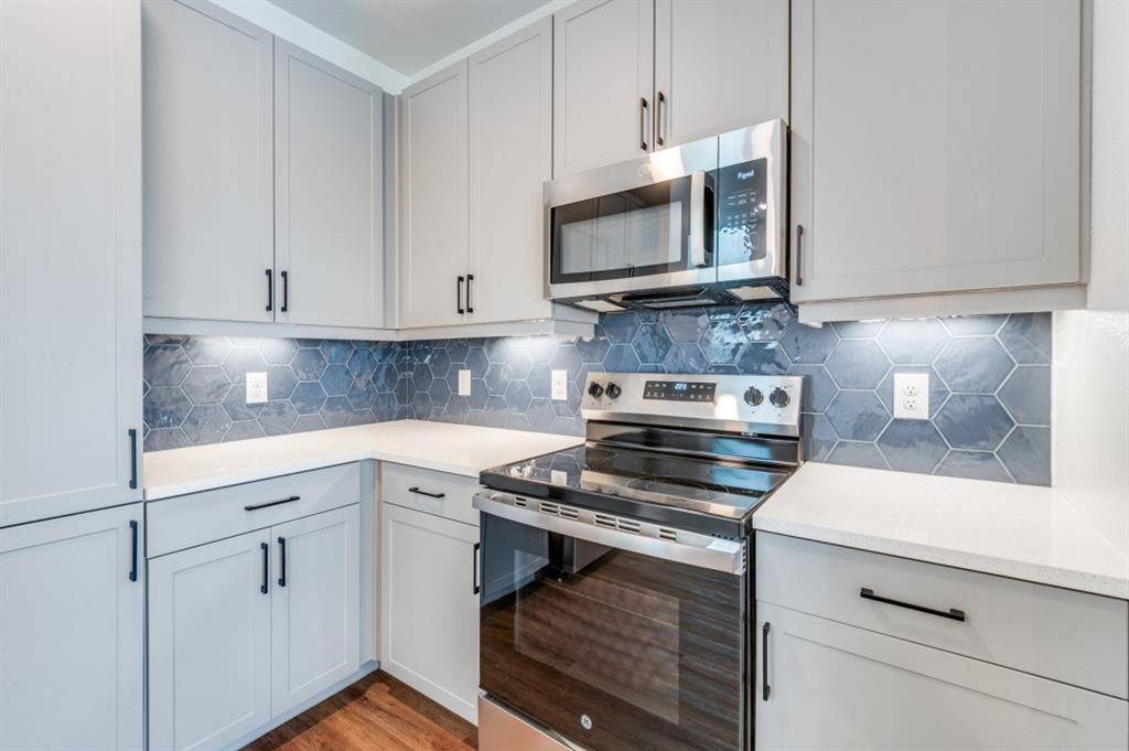 Dallas, TX 75203,627 N Lancaster Avenue #105