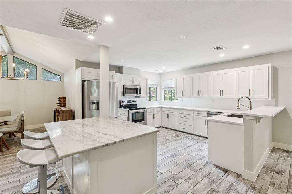 Dallas, TX 75240,6010 Preston Creek Drive
