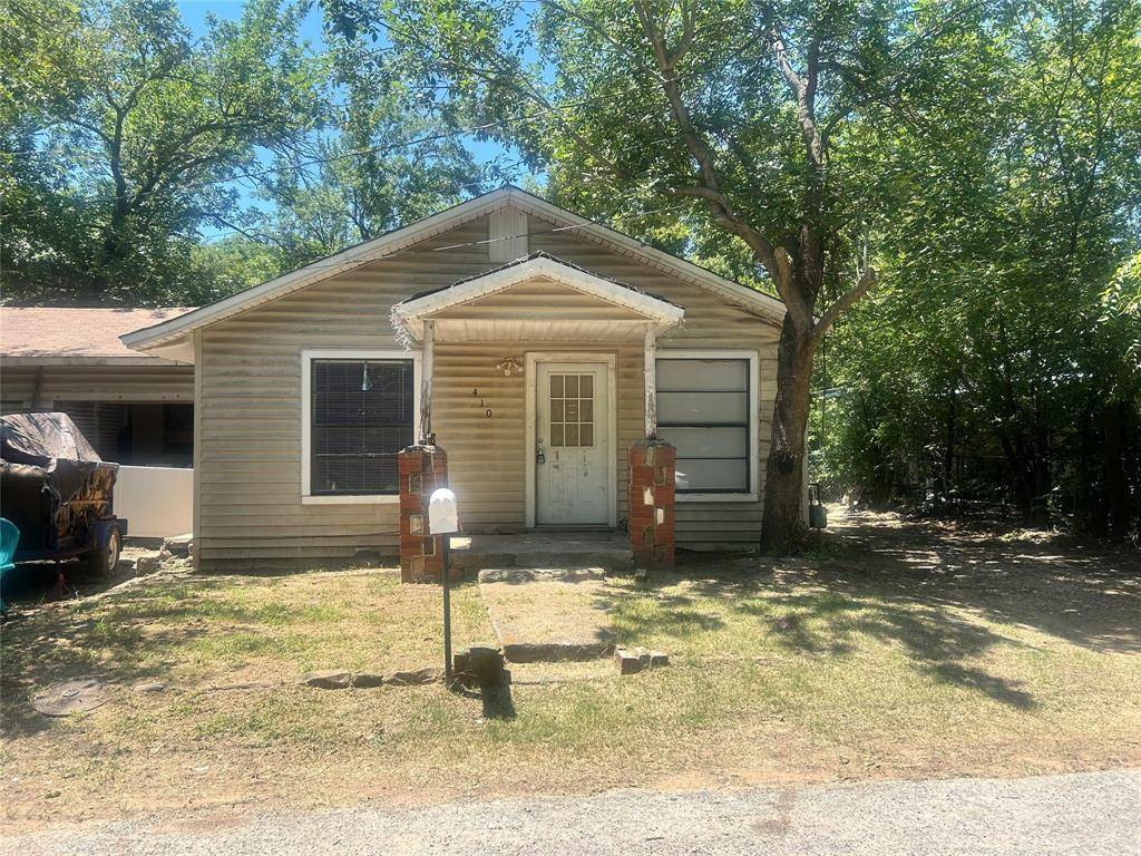 Bowie, TX 76230,412/410 Small Street