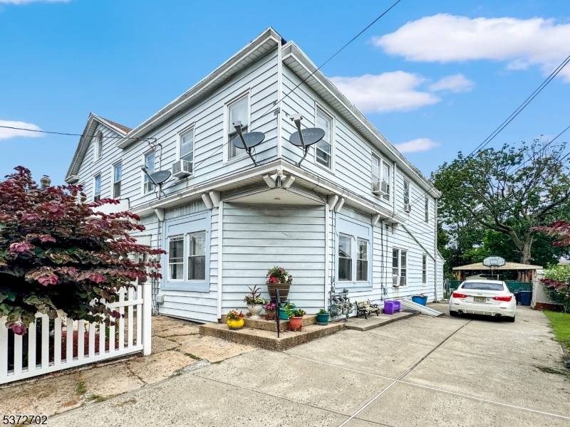 Rahway City, NJ 07065,716 E Grand Ave