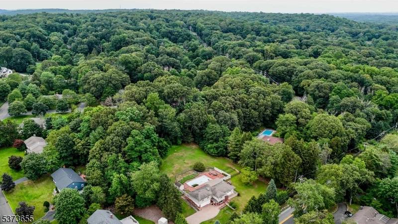 Franklin Lakes Boro, NJ 07417,905 Franklin Ave