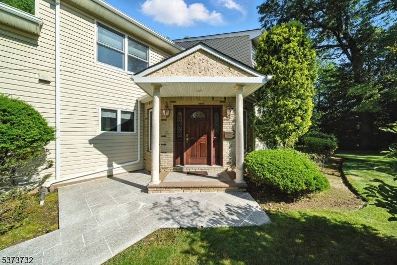 Hillsdale Boro, NJ 07642,7 Stony Ridge Dr