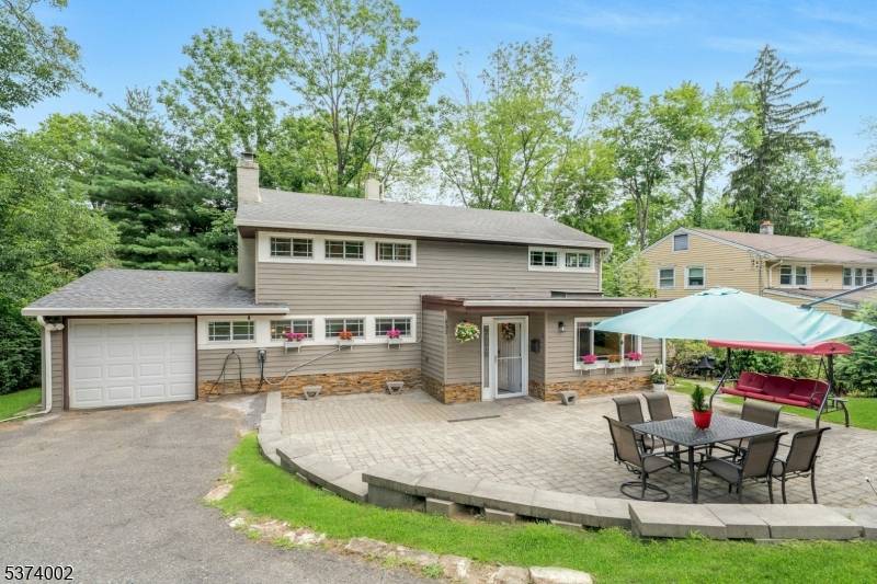 Ridgewood Village, NJ 07450,931 N Monroe St