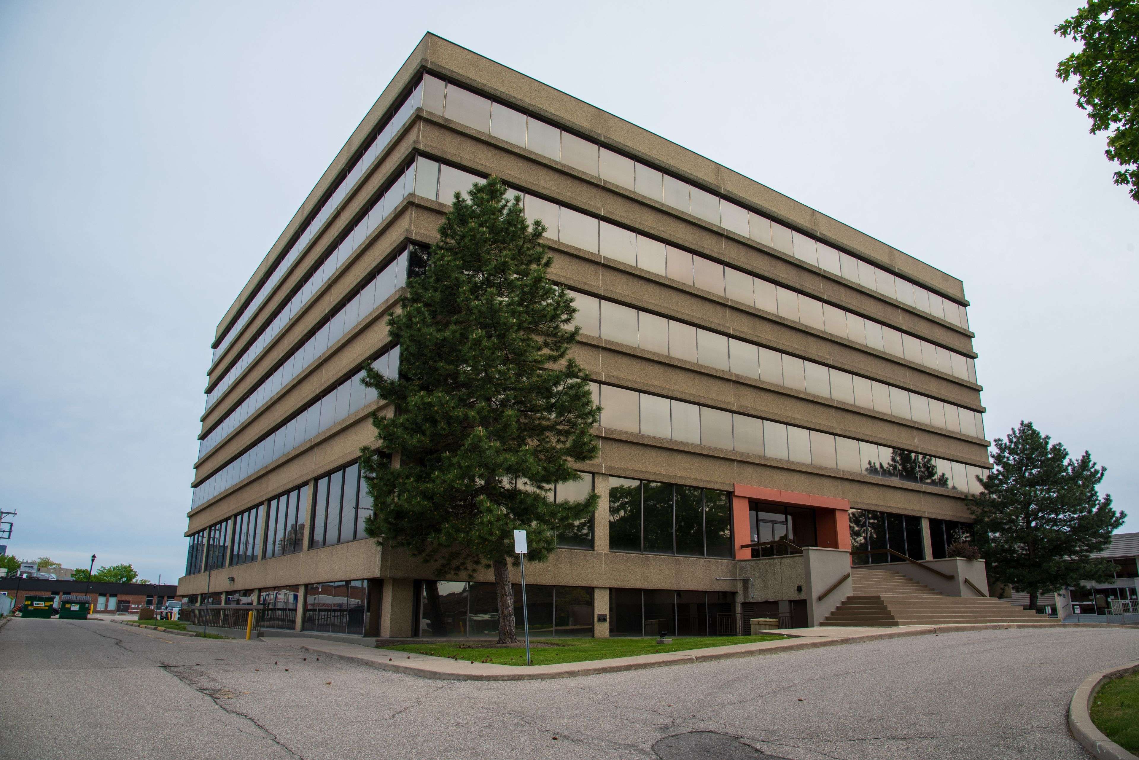 Toronto C12, ON M3B 1Z3,101 Duncan Mill RD