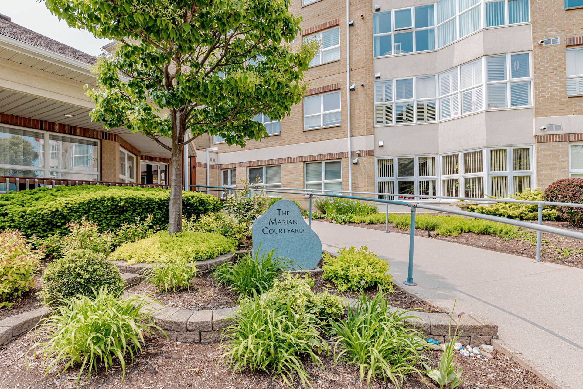 Milton, ON L9T 5H4,137 Martin ST #403