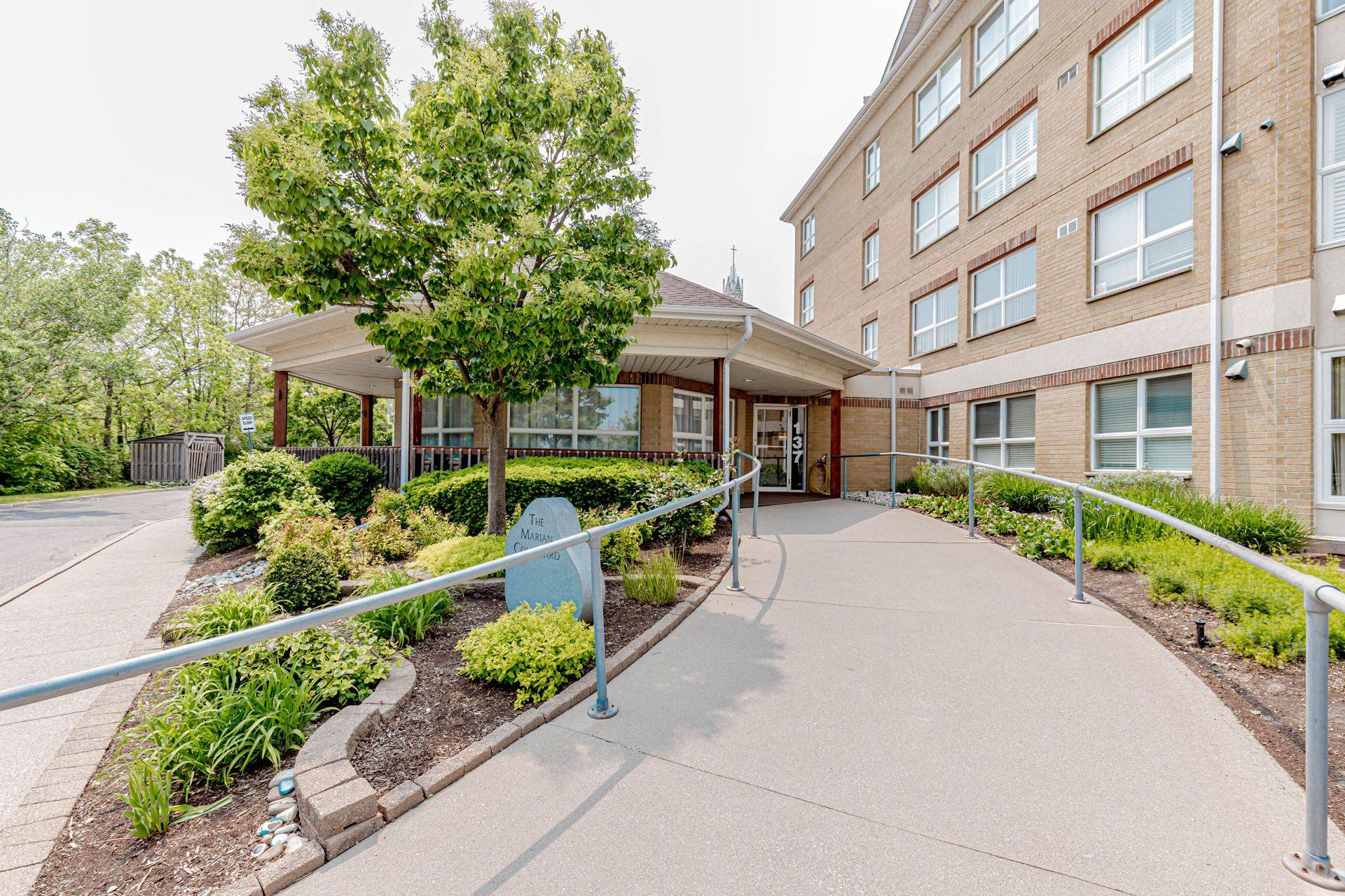 Milton, ON L9T 5H4,137 Martin ST #403