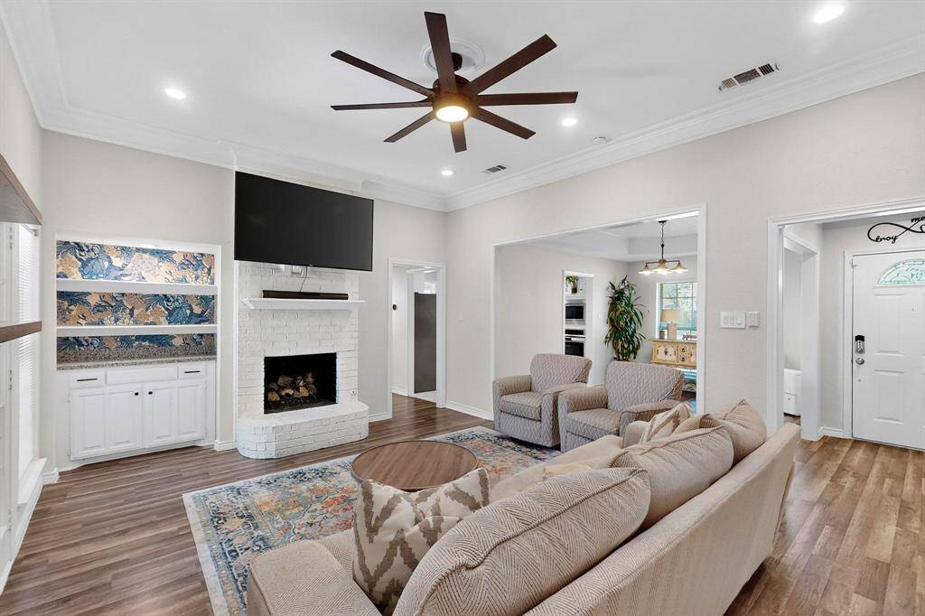 Carrollton, TX 75010,4202 Meadow Ridge Drive