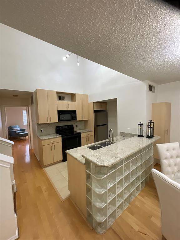 Dallas, TX 75240,13215 Emily Road #2203