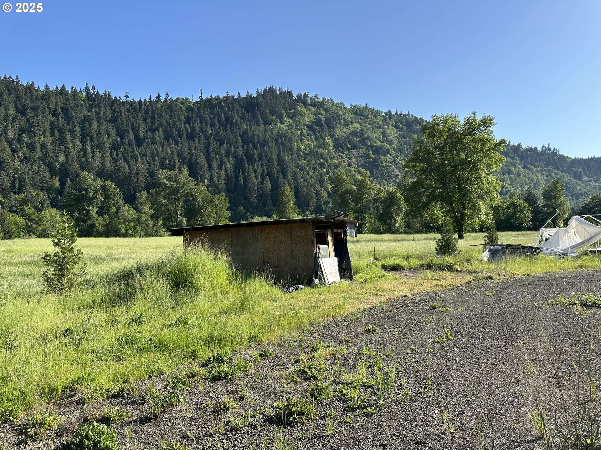 Winston, OR 97496,215 PARKINSON RD