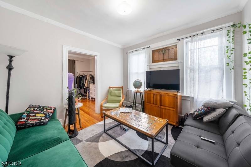 Rahway City, NJ 07065,305 Waite Ave Apt 1/F2 #1