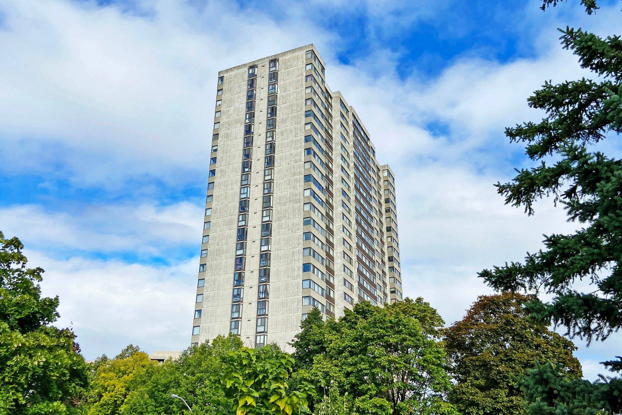 Toronto C07, ON M2R 3N5,80 Antibes DR #1807