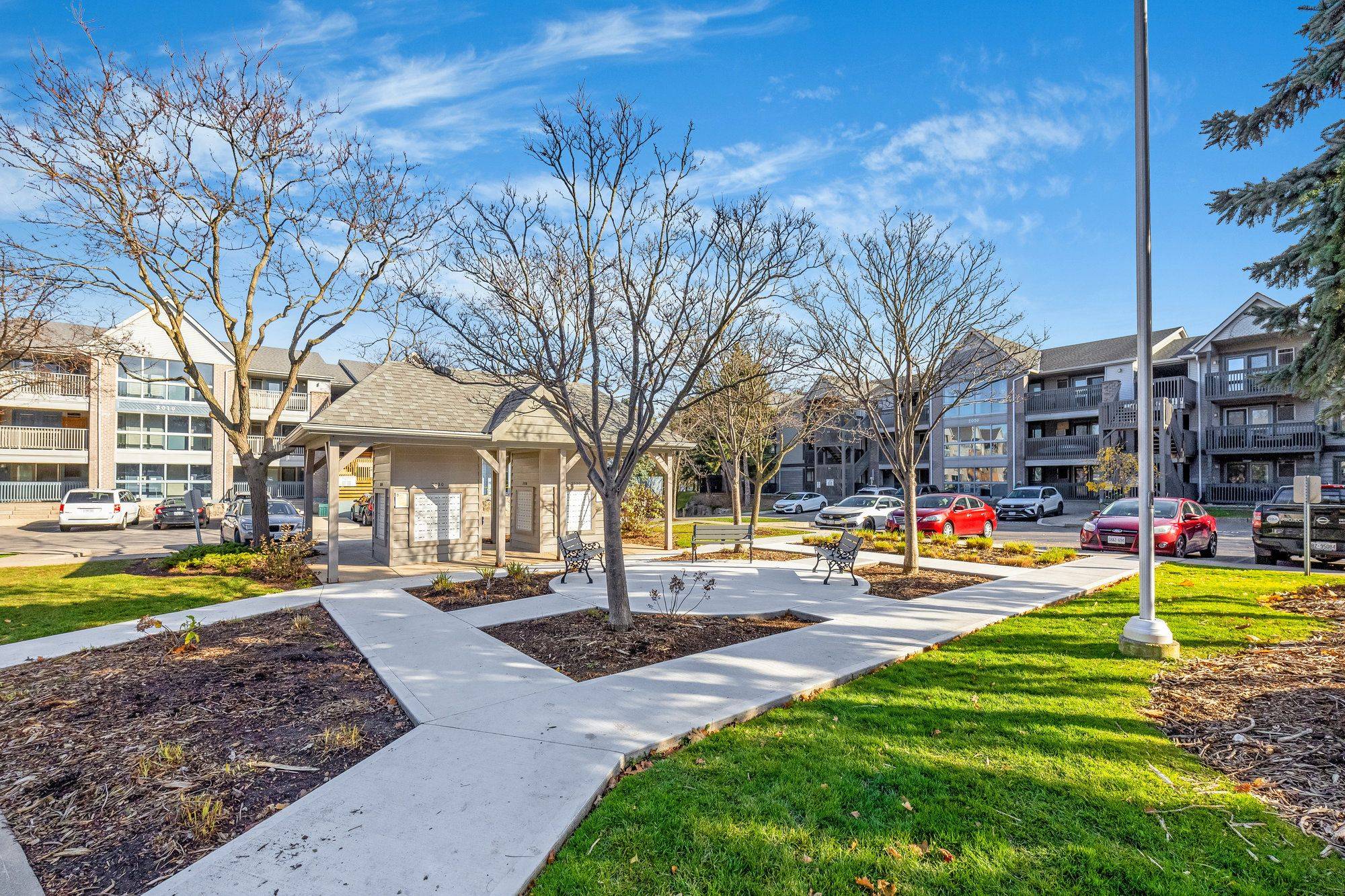 Burlington, ON L7M 4C3,2030 Cleaver AVE #212