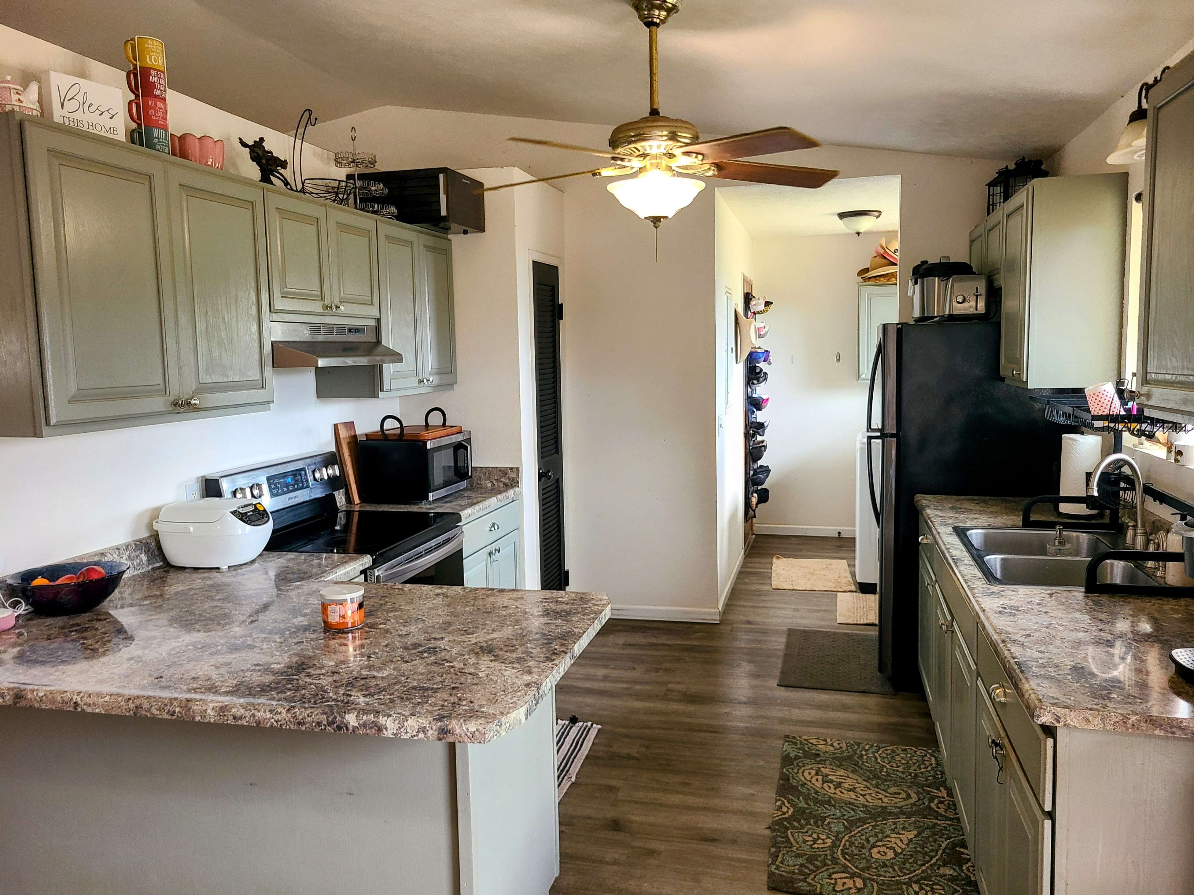 Naalehu, HI 96772,94-6451 KAMAOA RD