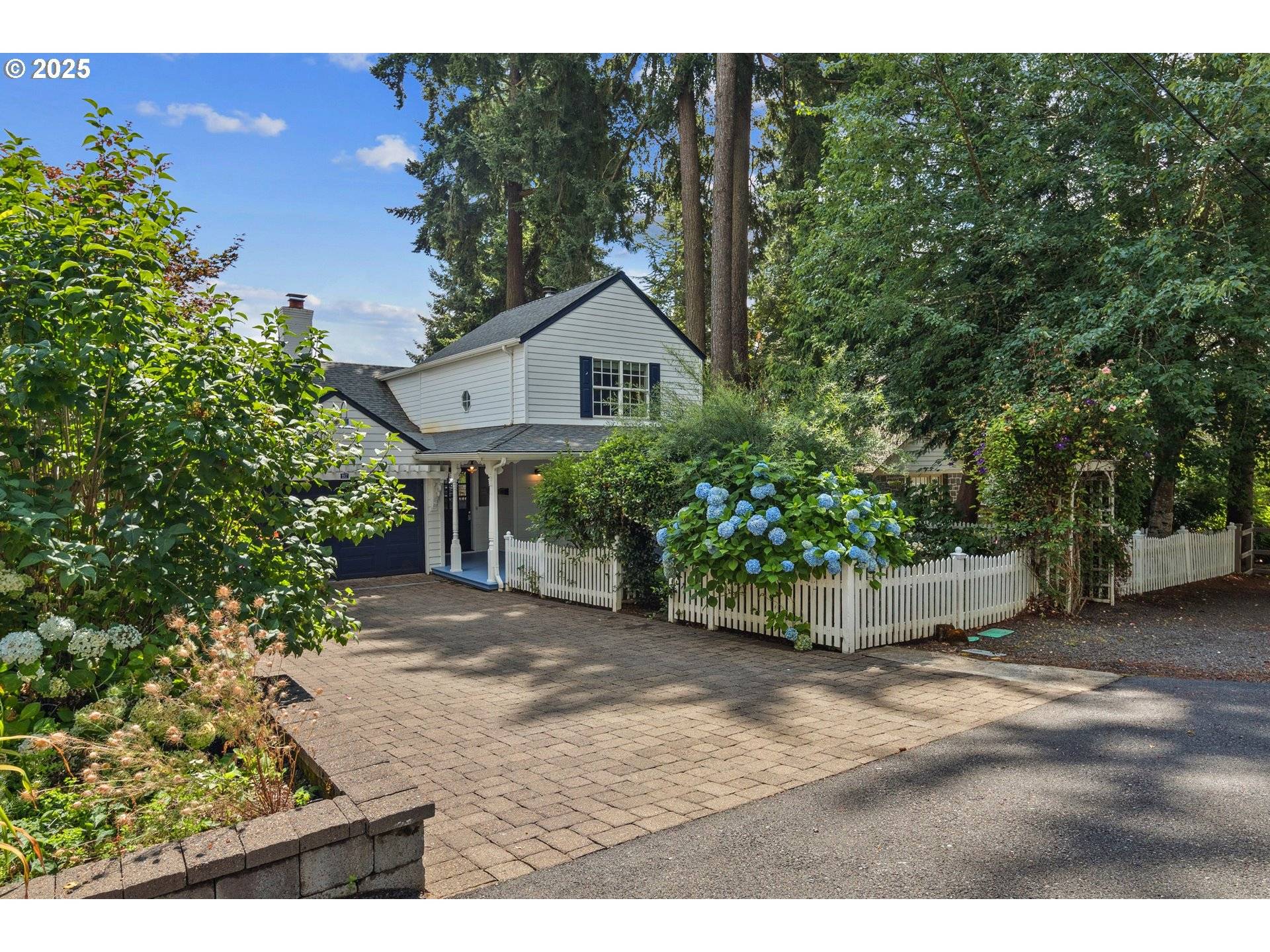 Lake Oswego, OR 97034,217 5TH ST